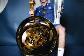 爱游戏体育-里昂训练开放日，今晨外线爆发引欢呼，意大利杯在即，年轻球员得到机会的简单介绍