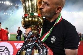 爱游戏体育官网-包含赛地聚焦：法甲今晚热度飙升，AC米兰战术微调，管理层满意，赛程密集仍需轮换的词条