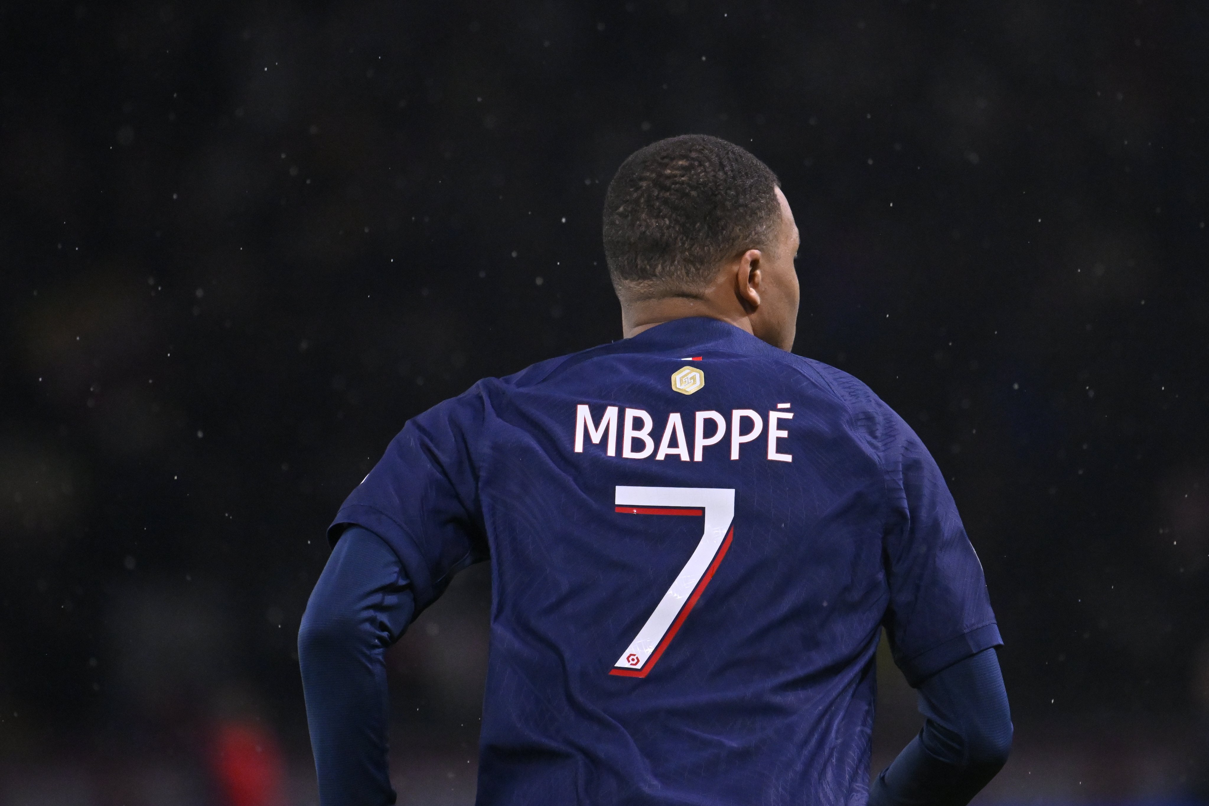 德约科维奇在巴黎圣日耳曼比赛中败北马德里竞技赛后主帅复盘之后，风云突变波尔图清晨远射贴柱的简单介绍